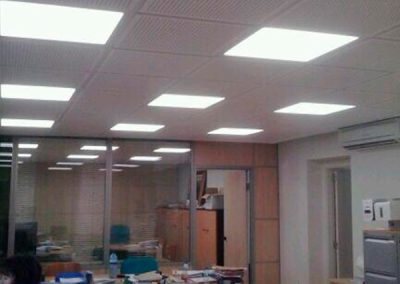Instalación eléctrica e iluminación en oficina de AVIPORC Valladolid